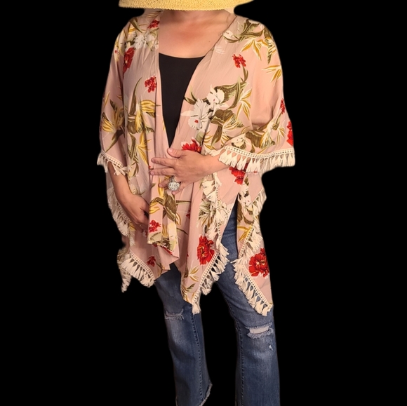 Umgee Accessories - NWT Umgee Kimono, size S/M women's, big bright floral print, feels textured